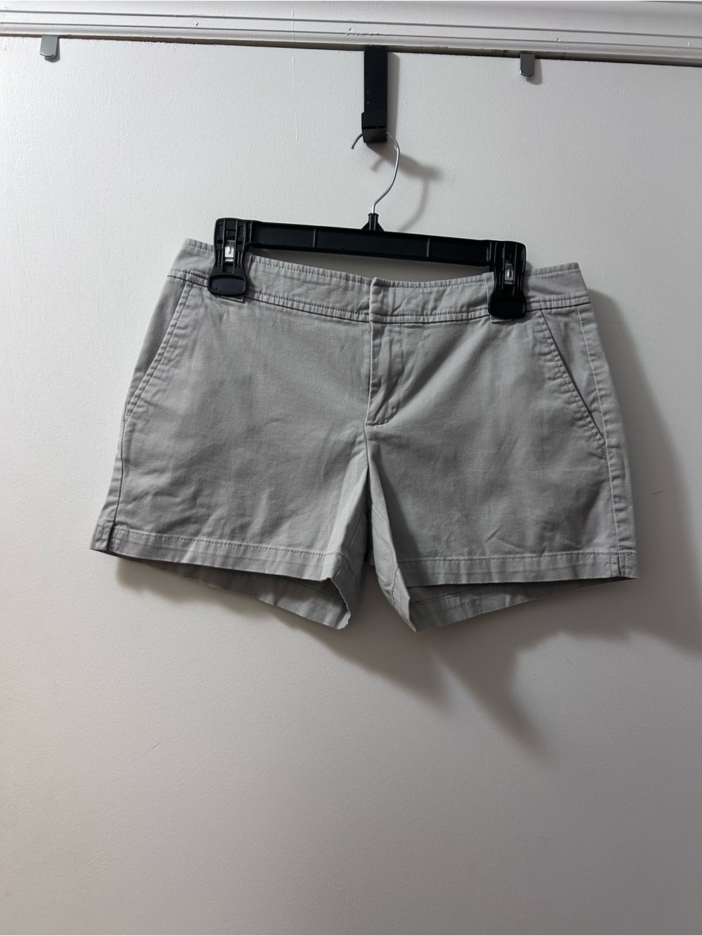 New York & Co. Women’s Classic Chino Shorts in Light Gray